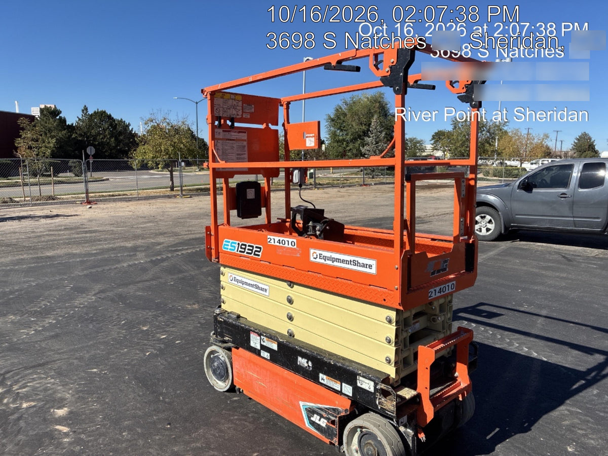 2022 JLG ES1932