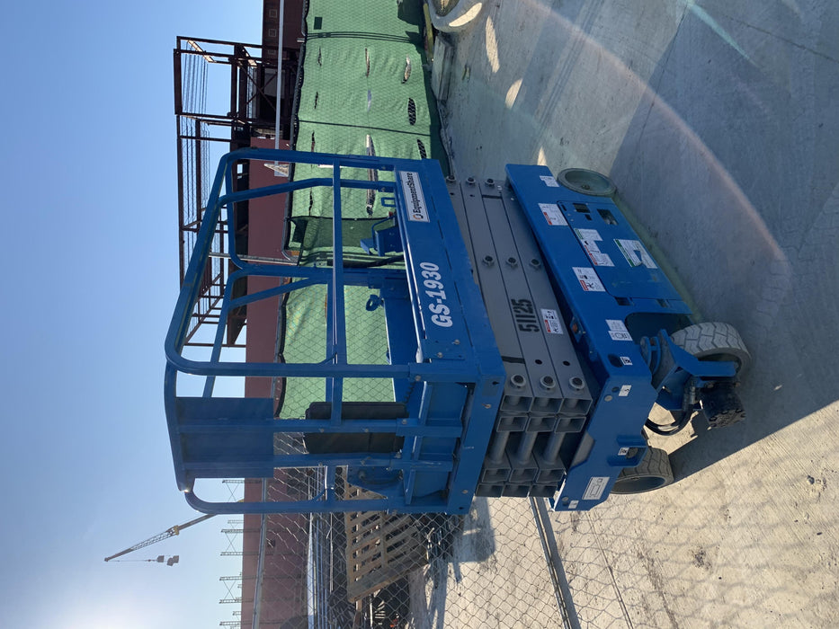 2019 Genie GS-1930 Fixed Rails with Chain Entry