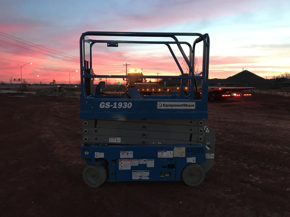 2019 Genie GS-1930 Fixed rails with chain Entry