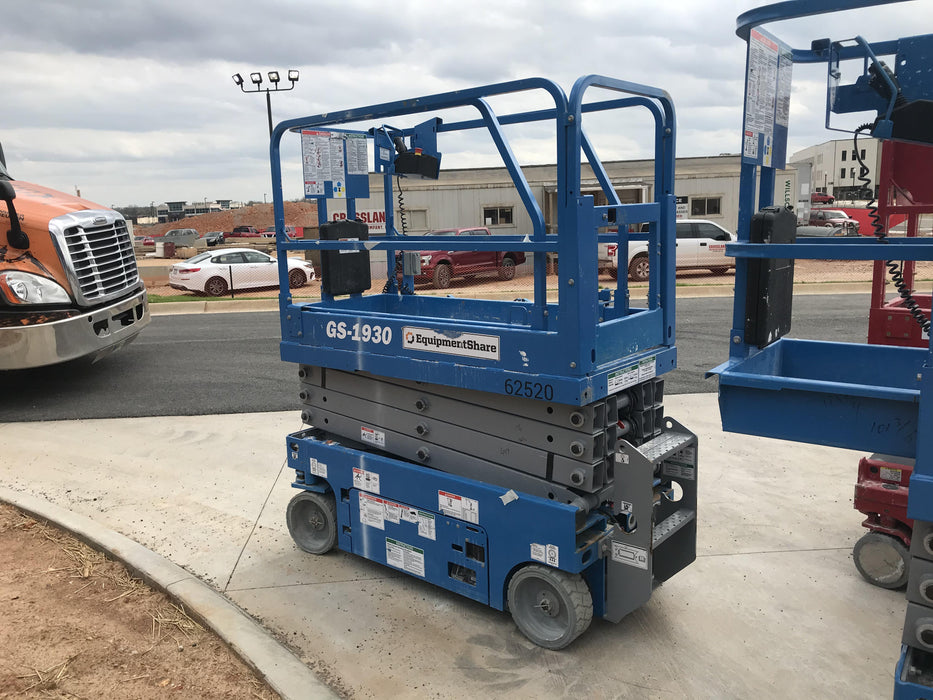 2020 Genie GS-1930 Solid Non Marking Tires, Beacon, Folding rails with half height swing gate