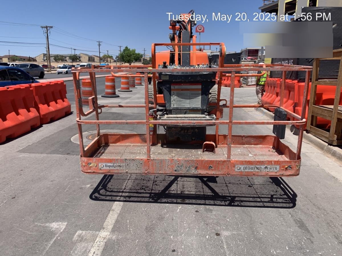 2021 JLG 660SJ
