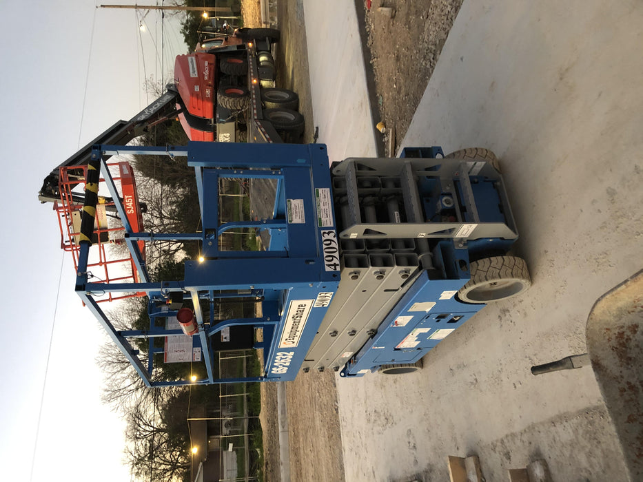 2019 Genie GS-2632 Folding rails with half height swing gate