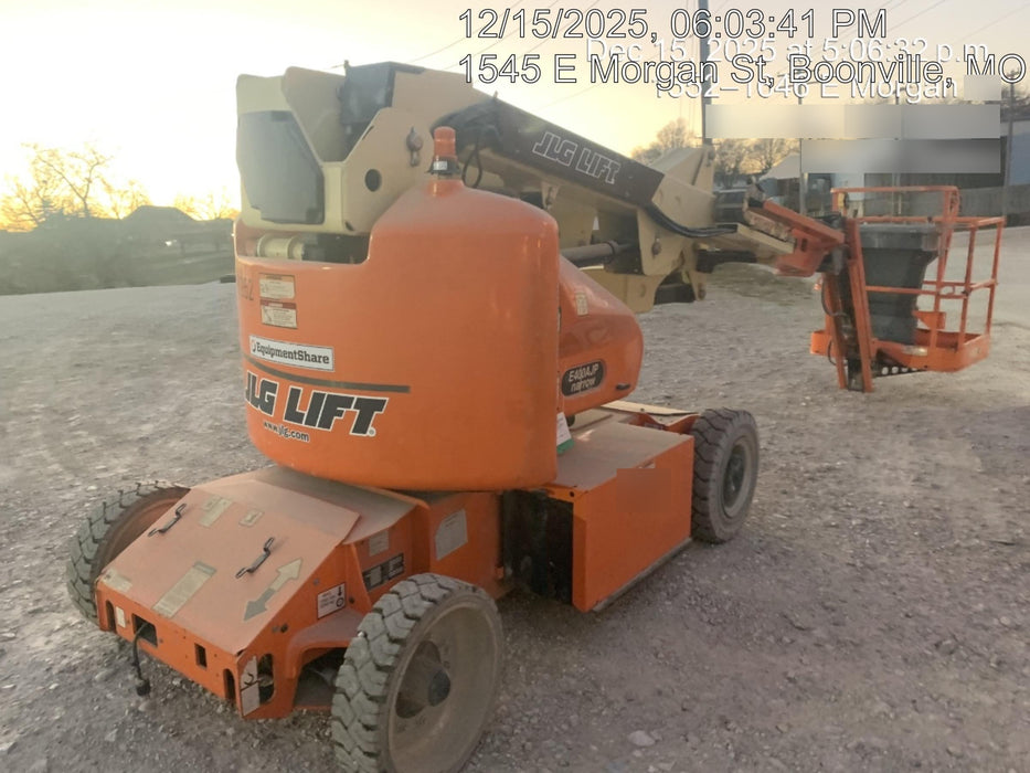 2019 JLG E400AJPN