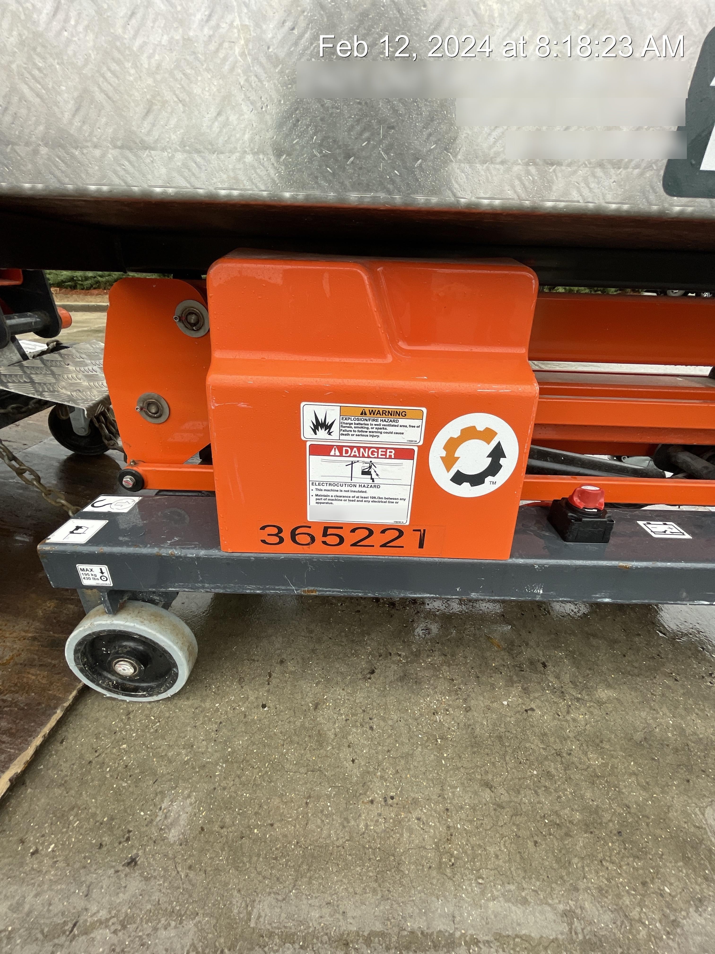 2023 JLG 1030P