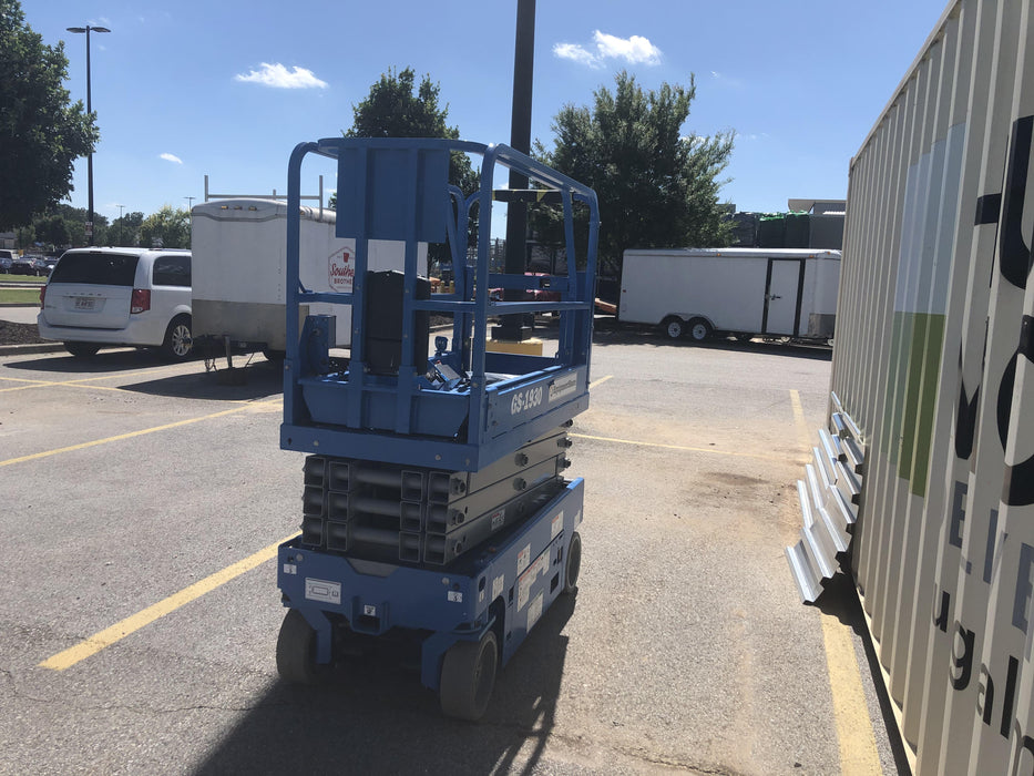 2020 Genie GS-1930 Solid Non Marking Tires, Beacon, Folding rails with half height swing gate
