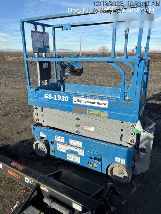 2020 Genie GS-1930 Solid Non Marking Tires, Beacon, Folding rails with half height swing gate, 800W Inverter