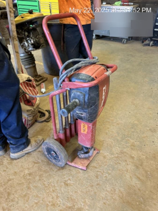 2020 HILTI TE 3000-AVR