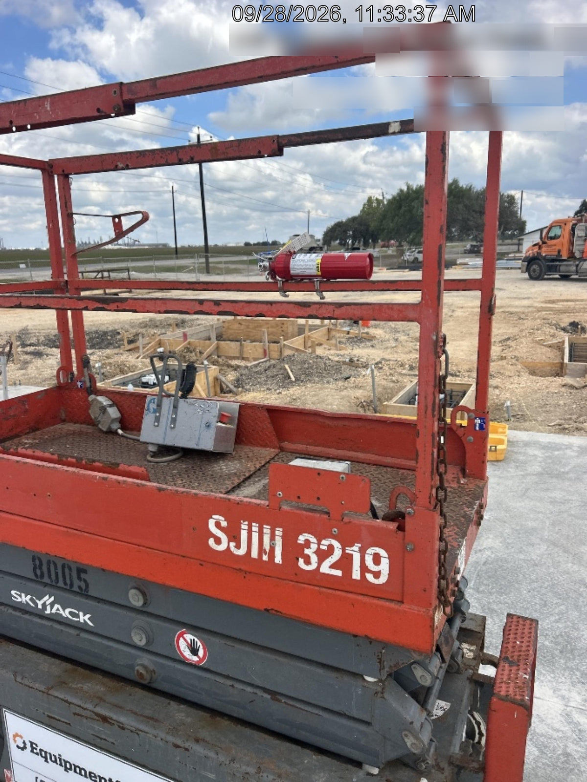 2018 Skyjack SJIII-3219 Skyjack SJIII3219 Scissor Lift w/Trojan Batteries