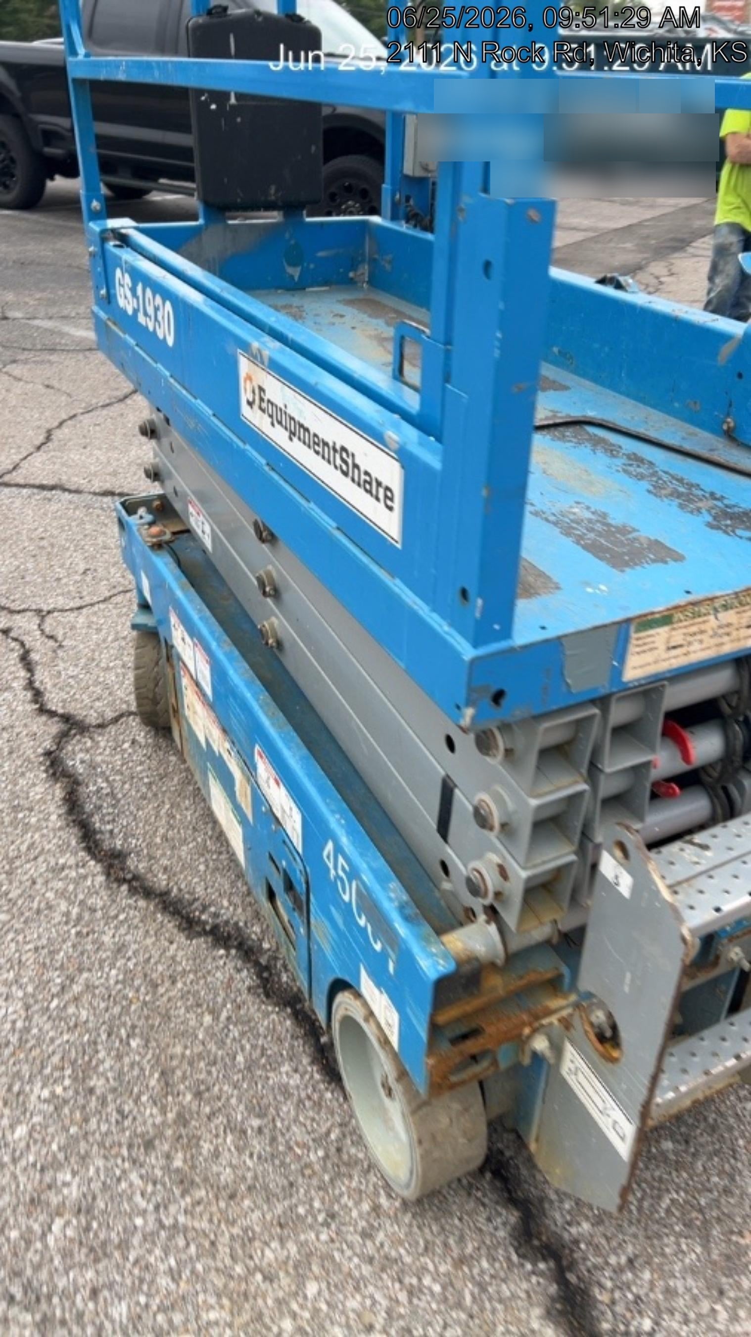 2019 Genie GS-1930 Fixed rails with chain Entry