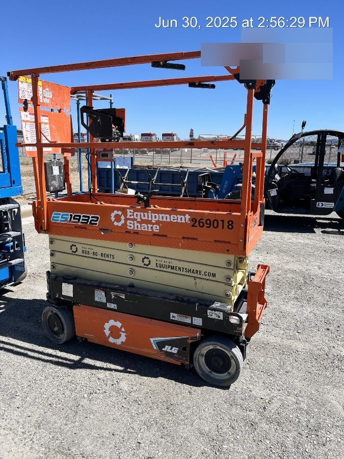 2022 JLG ES1932