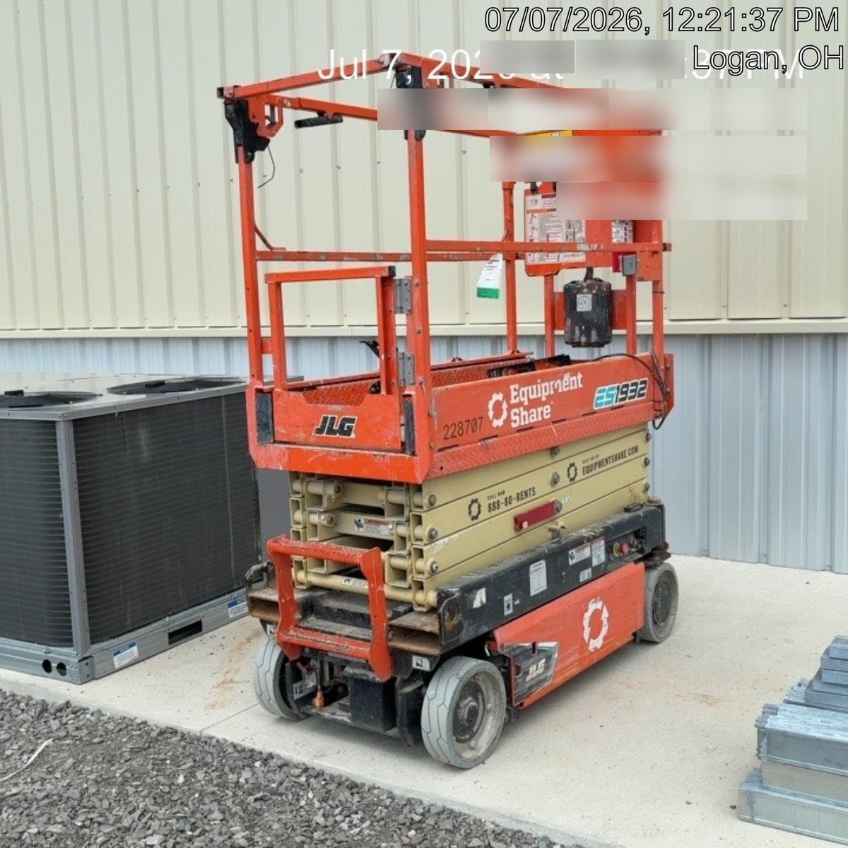 2022 JLG ES1932