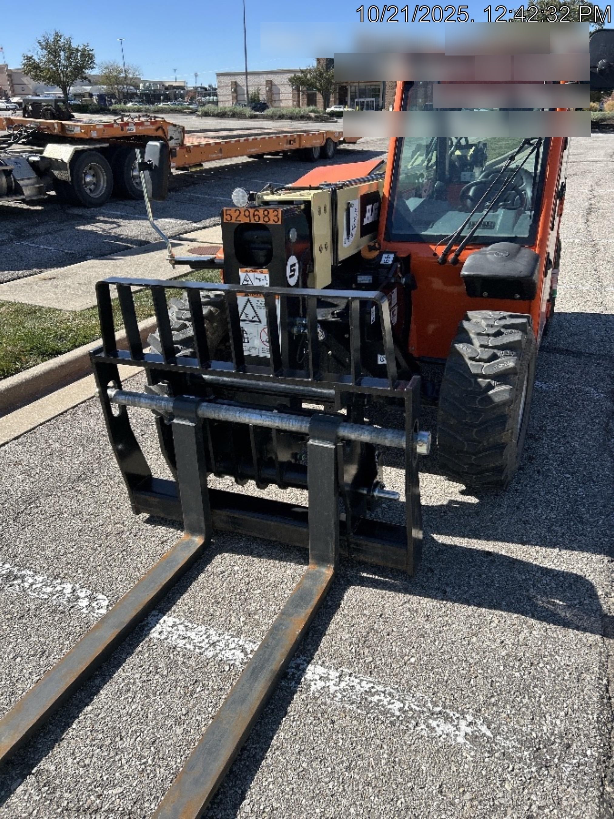 2025 JLG 519