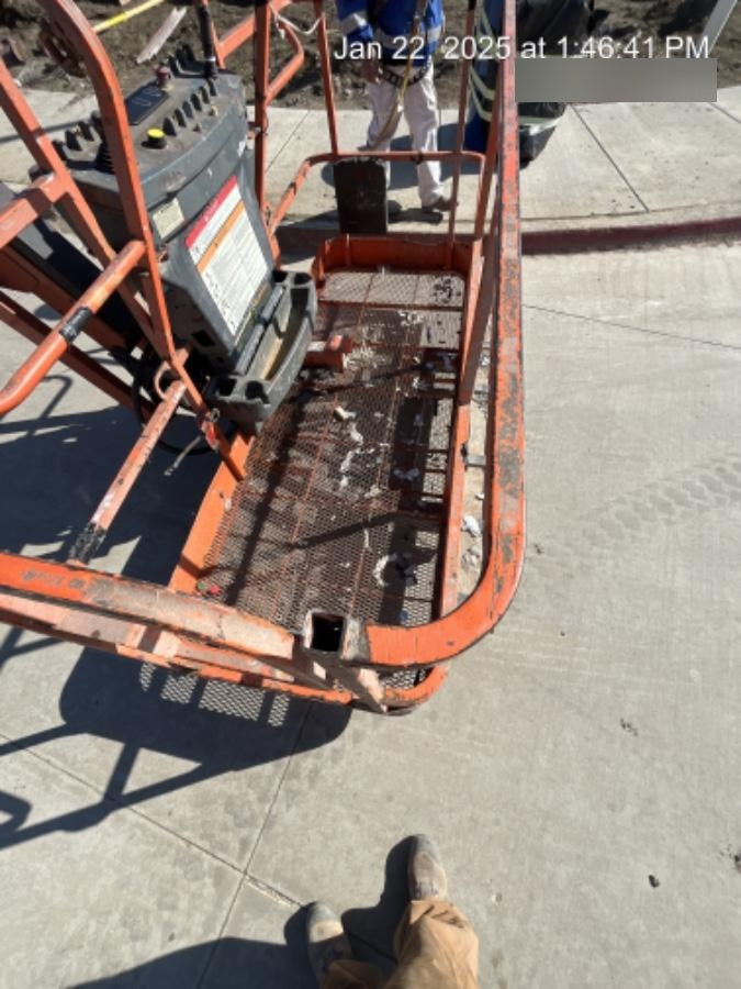 2021 JLG 660SJ