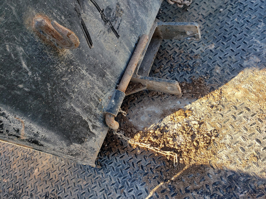 2019 ARROW MATERIAL HANDLING Dump Hopper