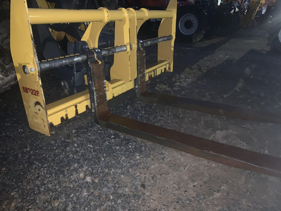 2020 JOHN DEERE 96" Loader Fork Carriage - John Deere