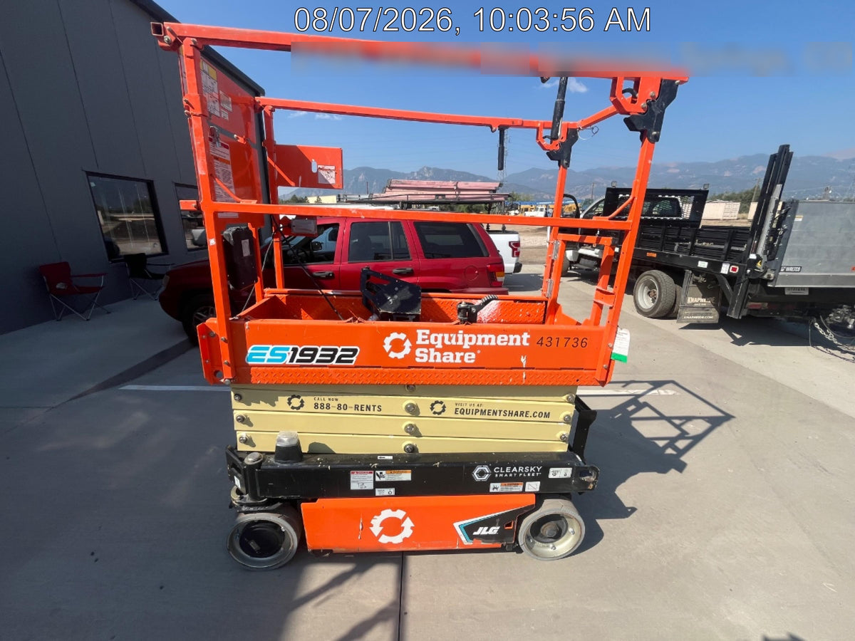 2024 JLG ES1932