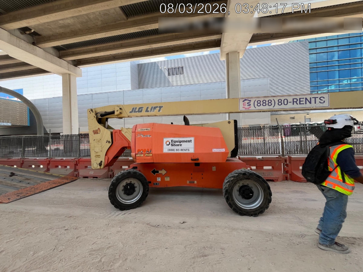 2015 JLG 800AJ