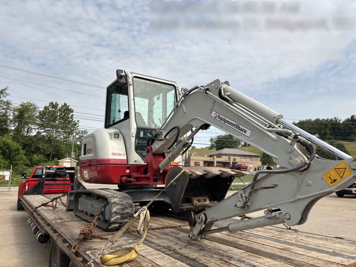 2022 TAKEUCHI TB235-2CR