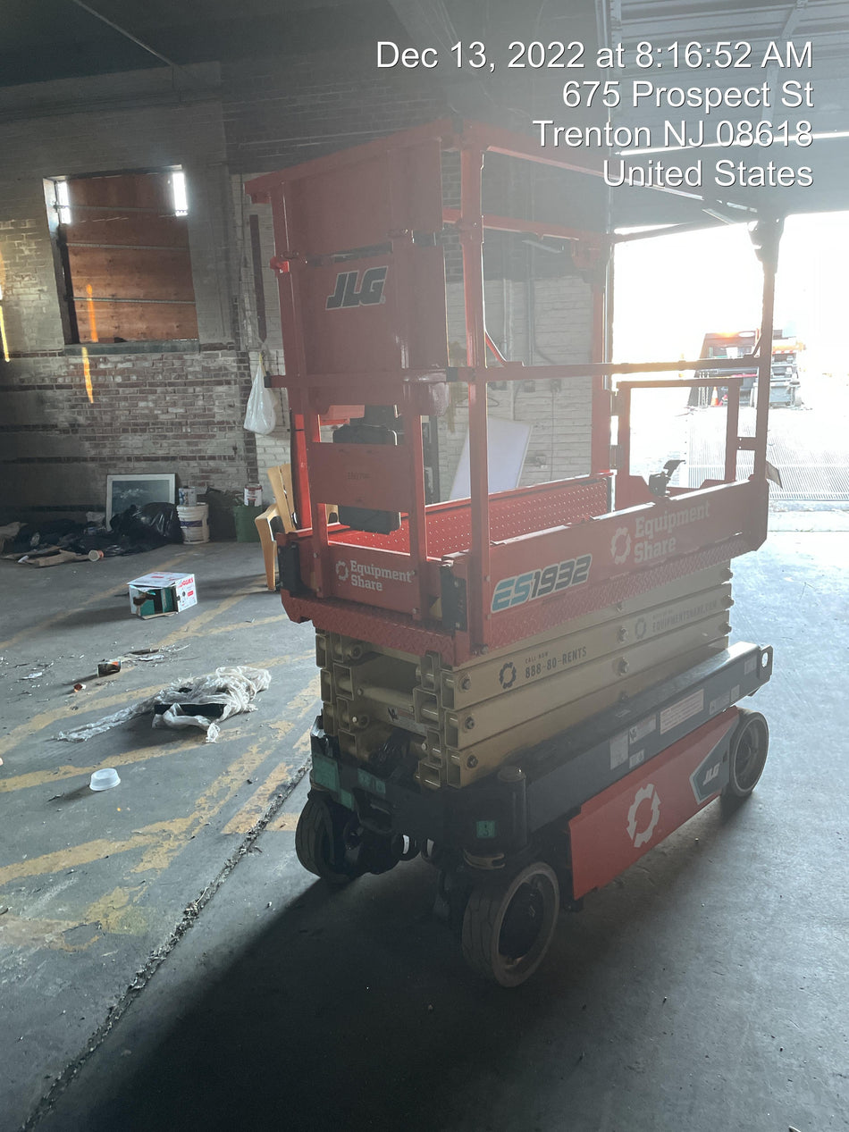 2022 JLG ES1932