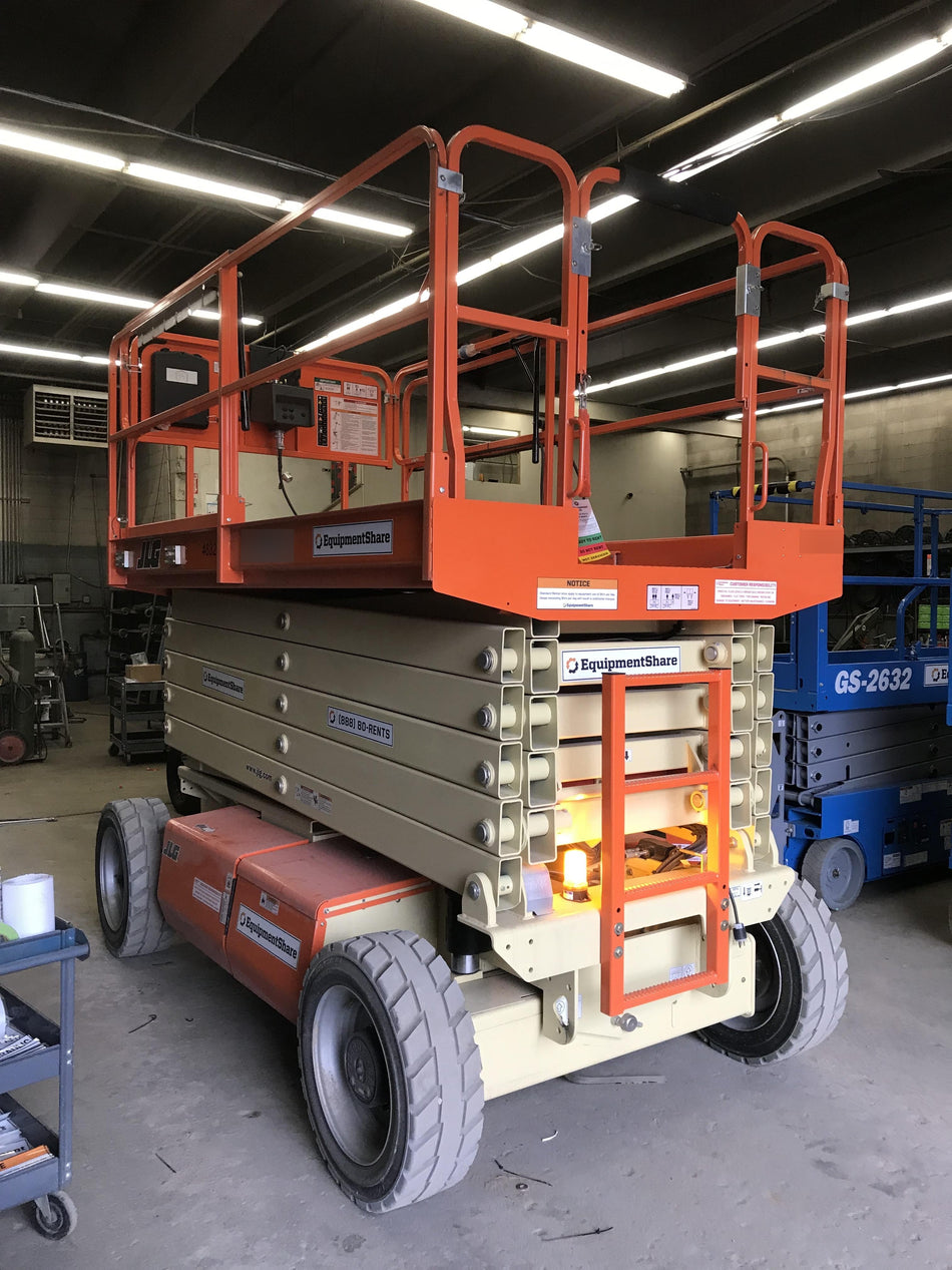 2019 JLG 4069LE Solid Non Marking Tires, Rotating Beacon