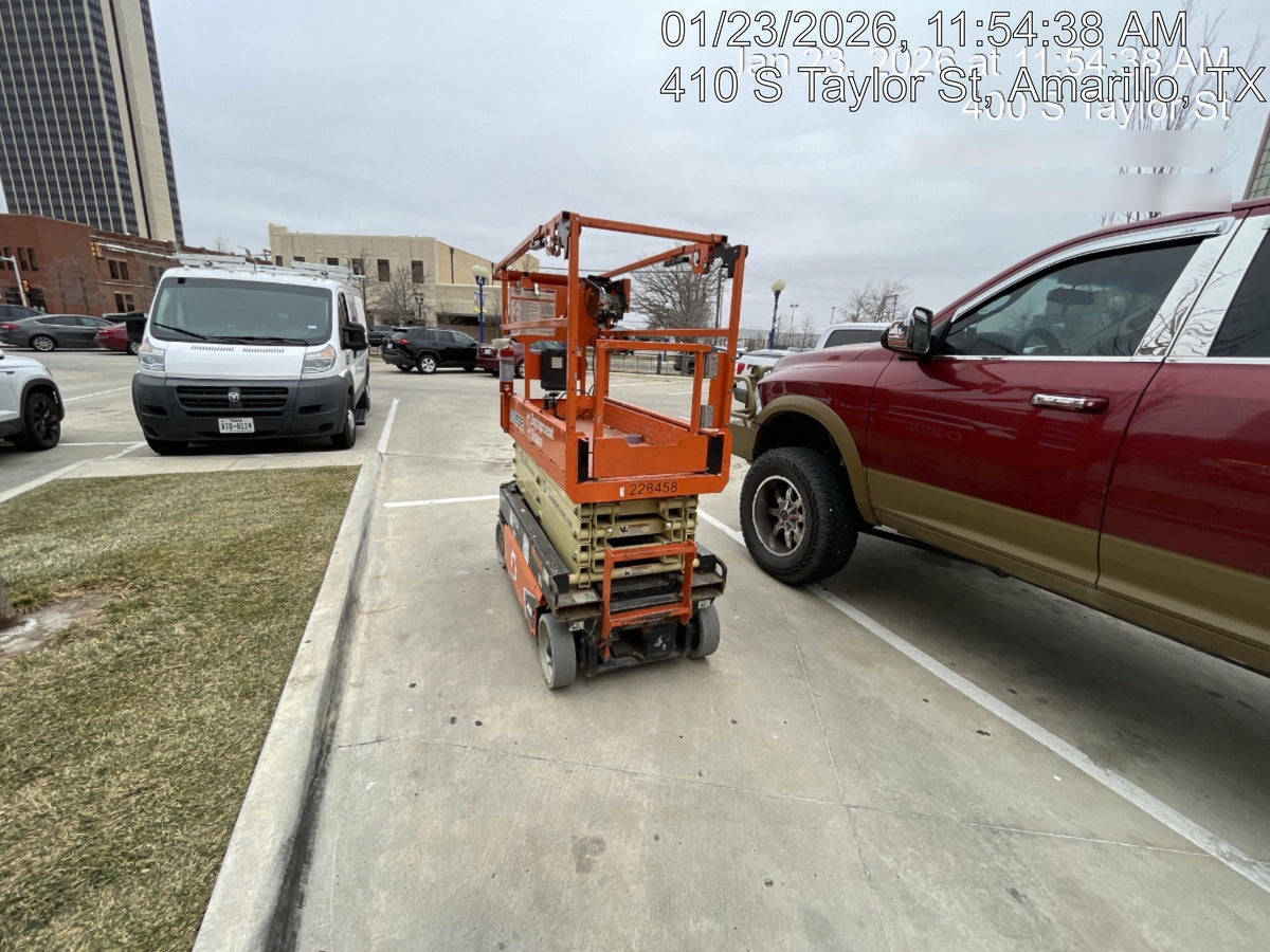 2022 JLG ES1932