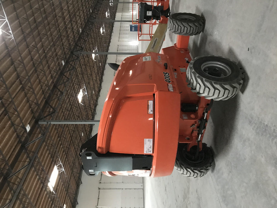 2019 JLG 400S