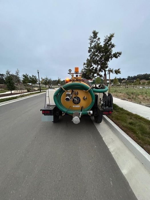 2023 Vac-Tron LP573XDT T4 Koehler Diesel Engine, 500 Gallon Debris Tank, x2 100 Gallon Water Tanks