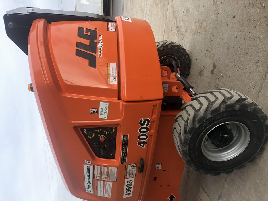 2019 JLG 400S