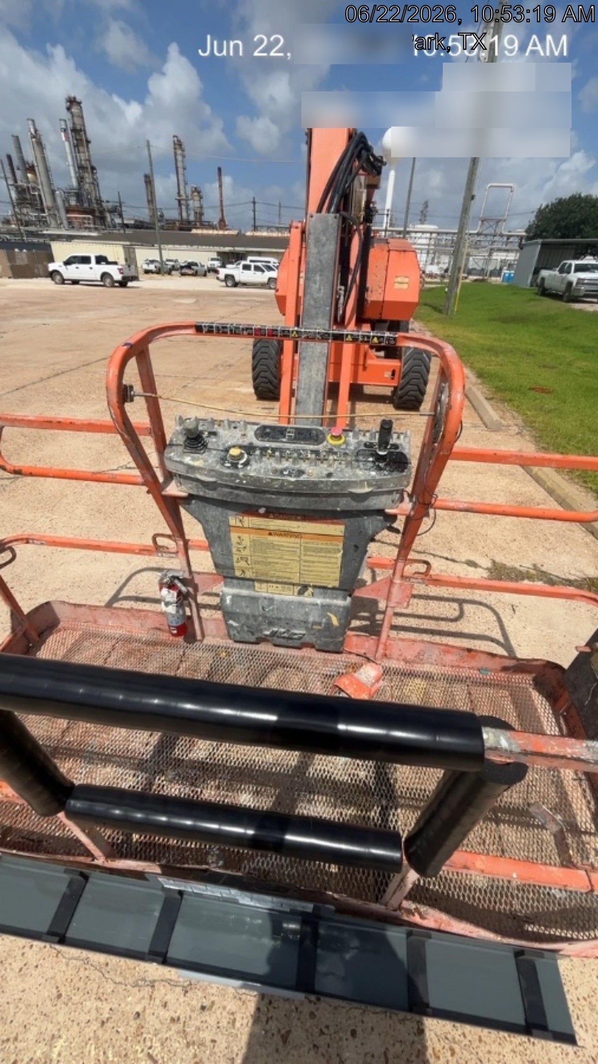 2020 JLG 800AJ