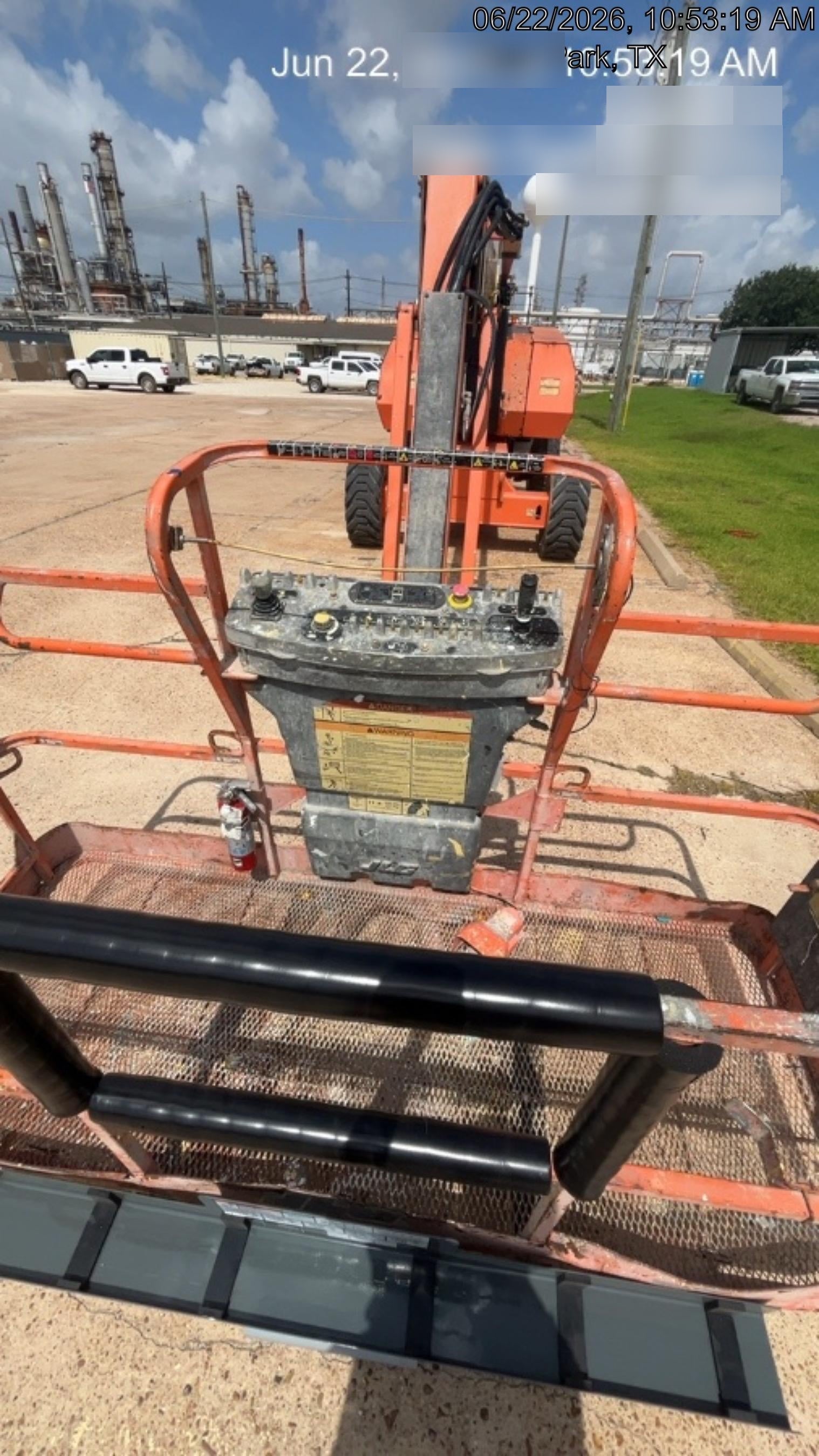 2020 JLG 800AJ