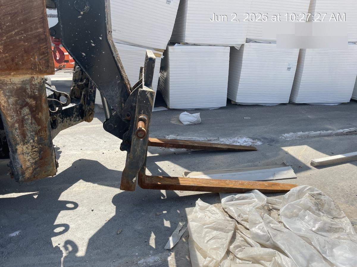 2023 SANY STH1056