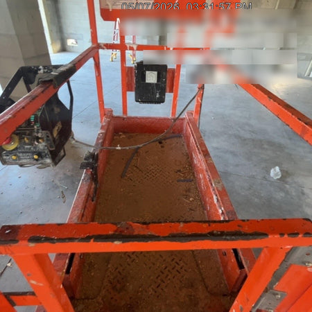 2022 JLG ES1330L
