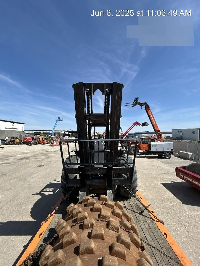 2023 CASE 588H