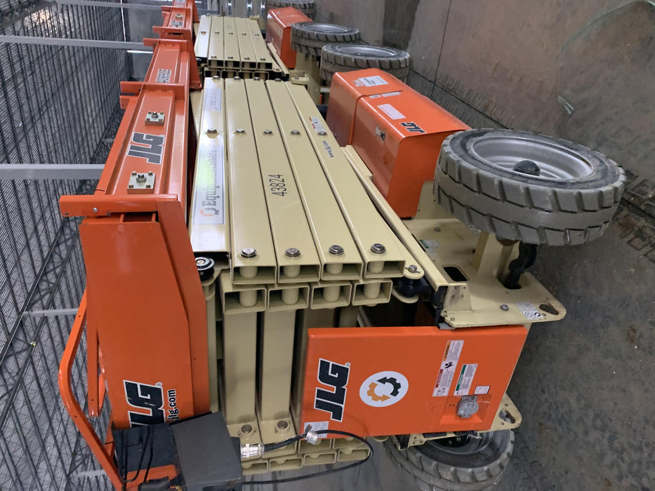 2019 JLG 4069LE Solid Non Marking Tires, Rotating Beacon