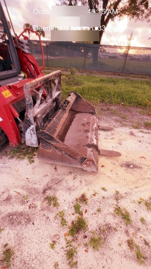 2017 FLECO 24" Pallet Forks - Fleco