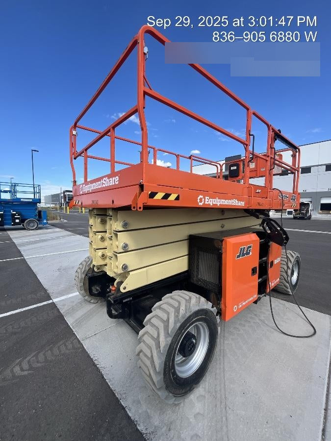 2023 JLG RT4394