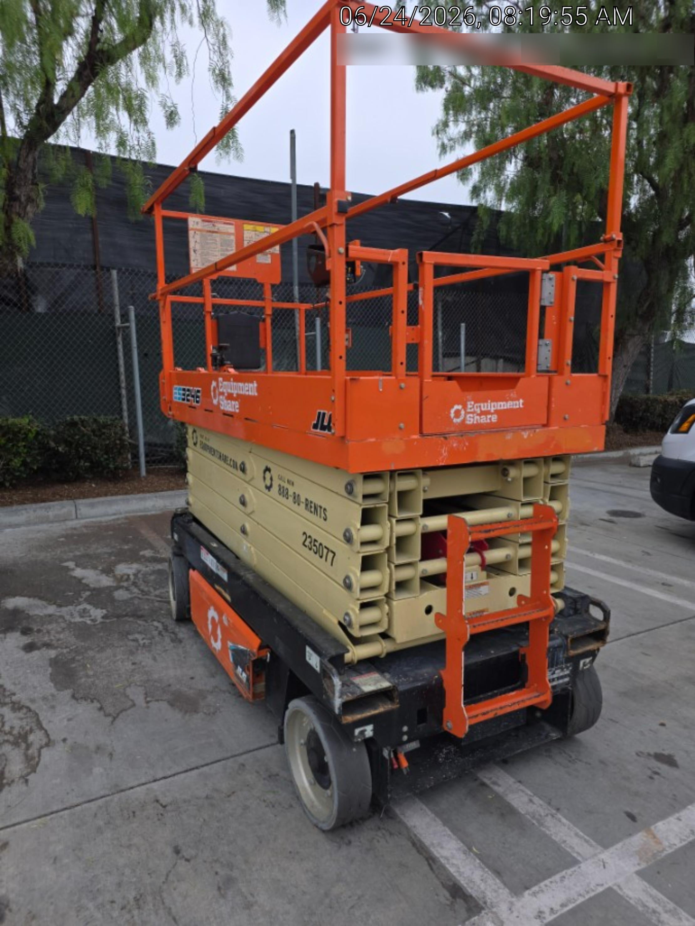 2022 JLG ES3246
