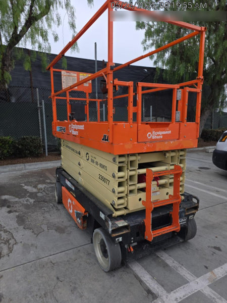 2022 JLG ES3246