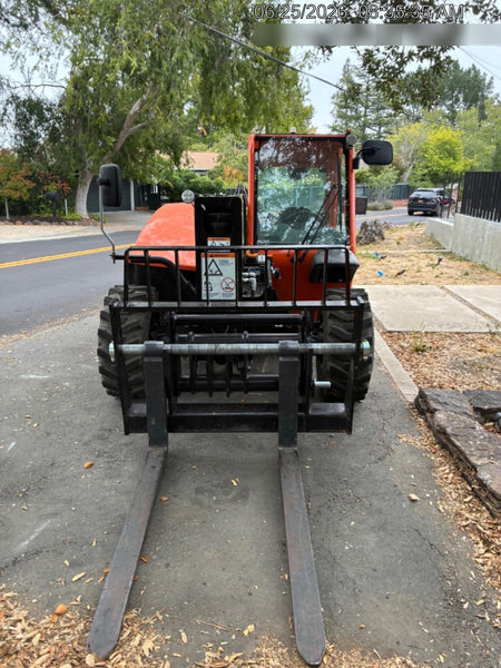 2025 JLG 519
