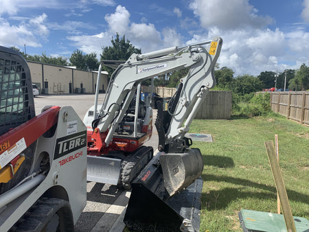 2022 TAKEUCHI TB235-2R
