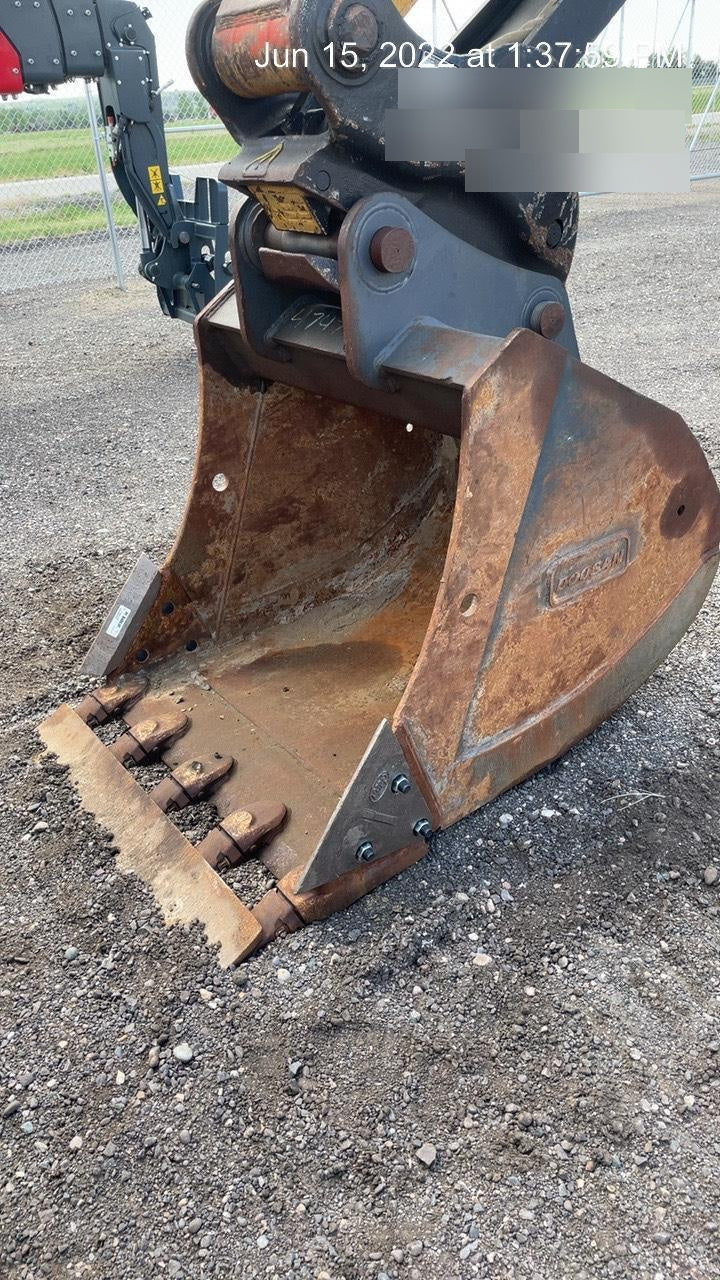 2019 DOOSAN 42" Excavator Bucket