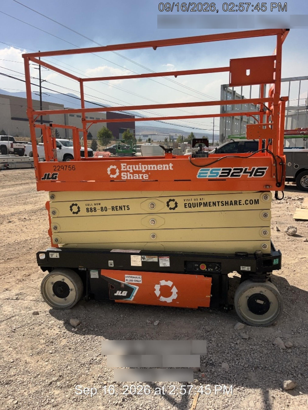 2022 JLG ES3246
