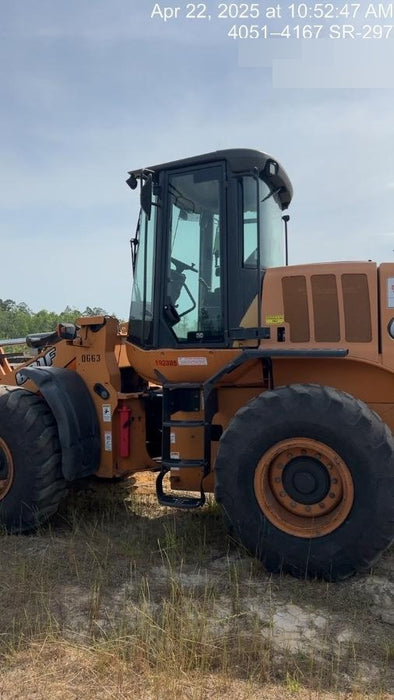 2016 Case 621F CLOSED CAB, JRB 416 STYLE HYD COUPLER