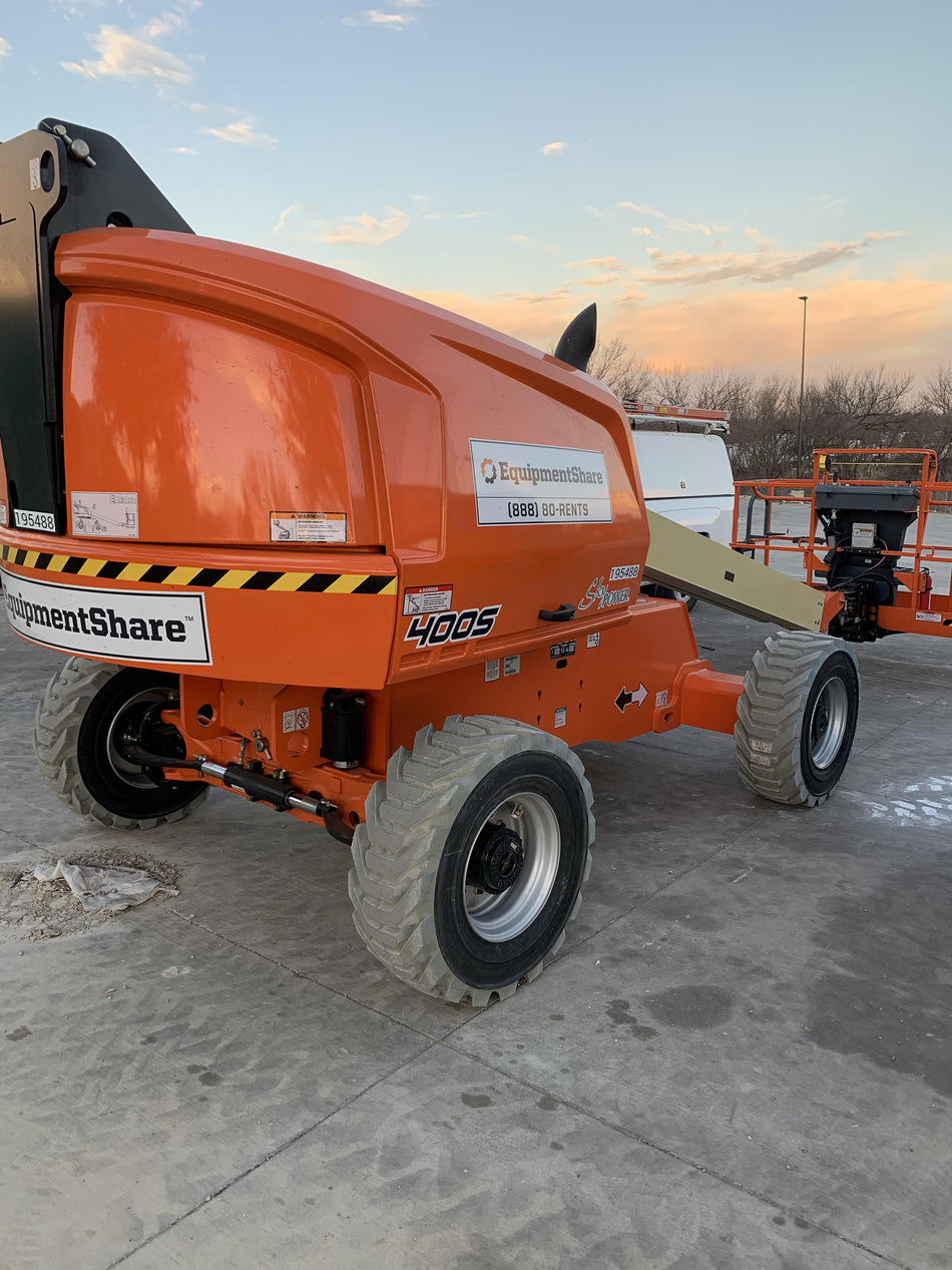 2021 JLG 400S