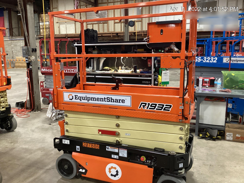 2022 JLG R1932
