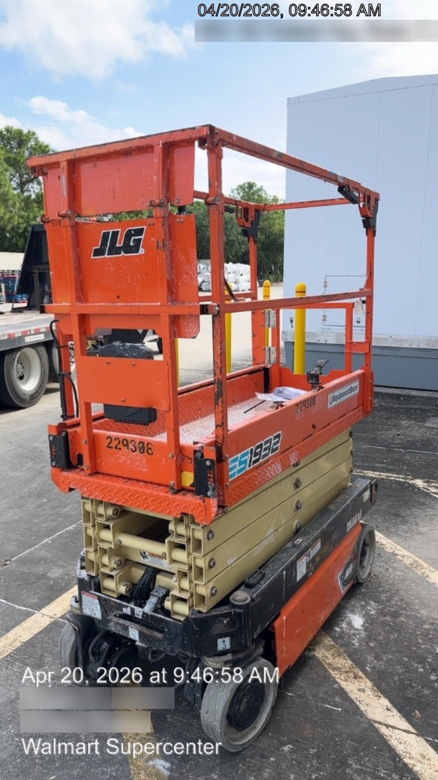 2022 JLG ES1932