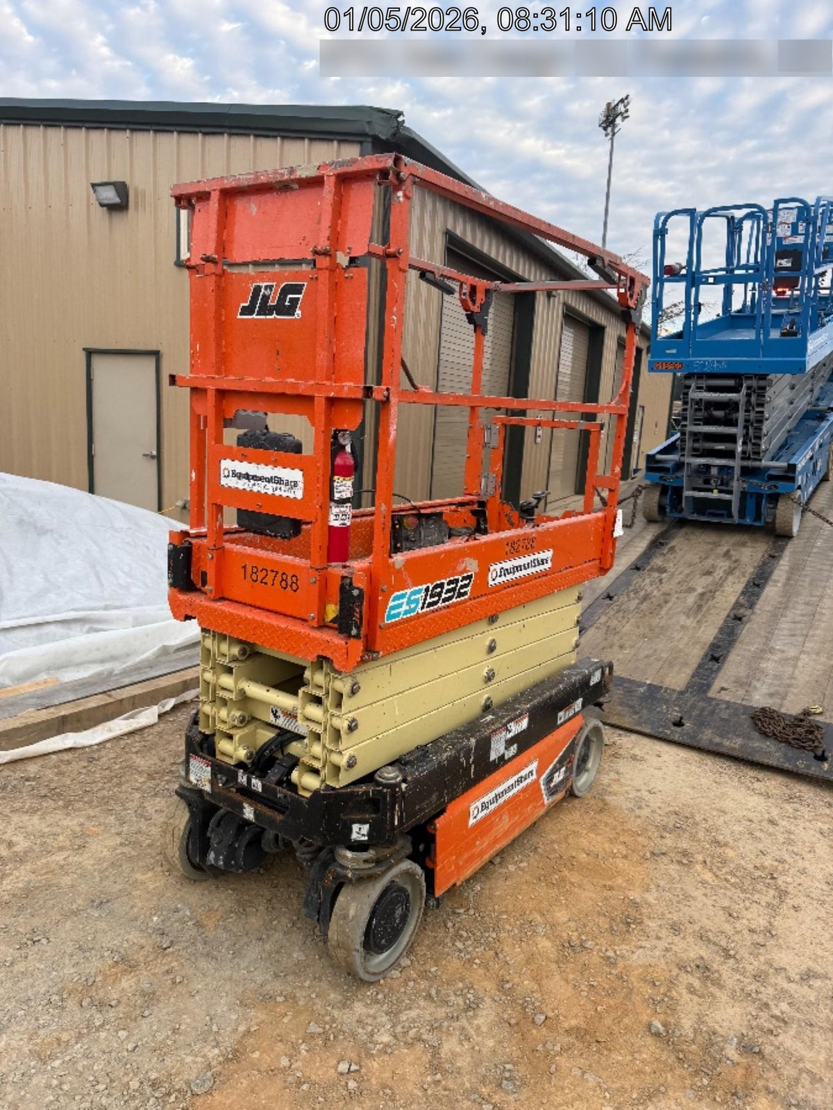 2021 JLG ES1932
