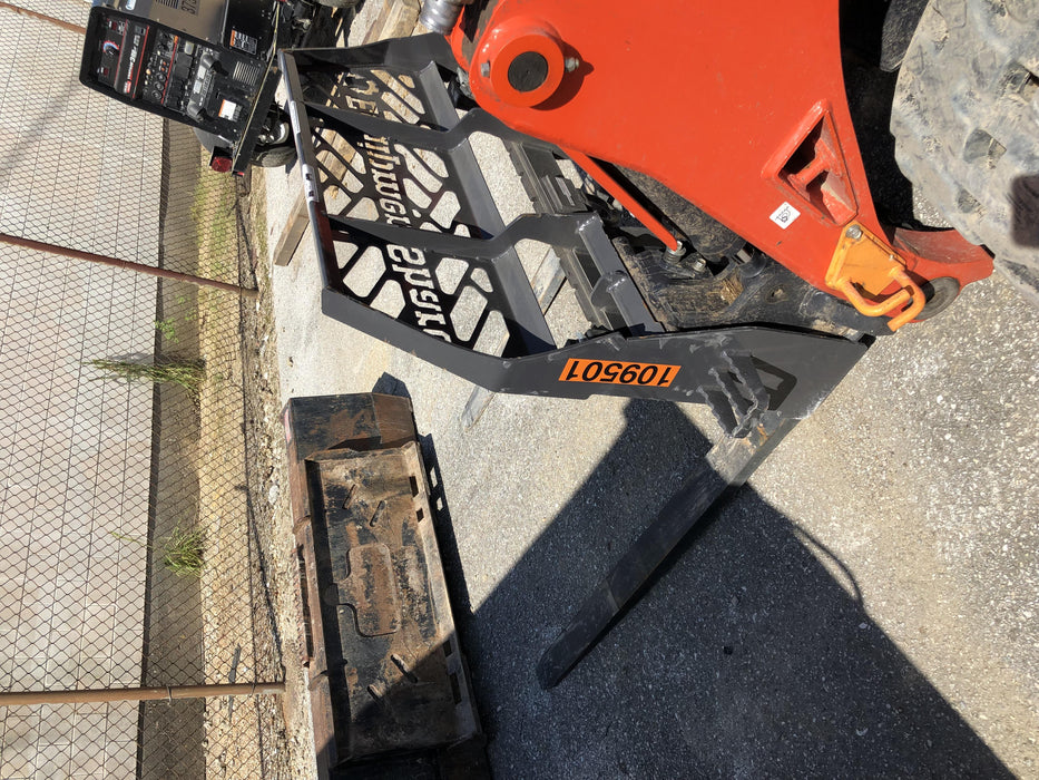 2020 EMKAY 48" Pallet Forks - Emkay