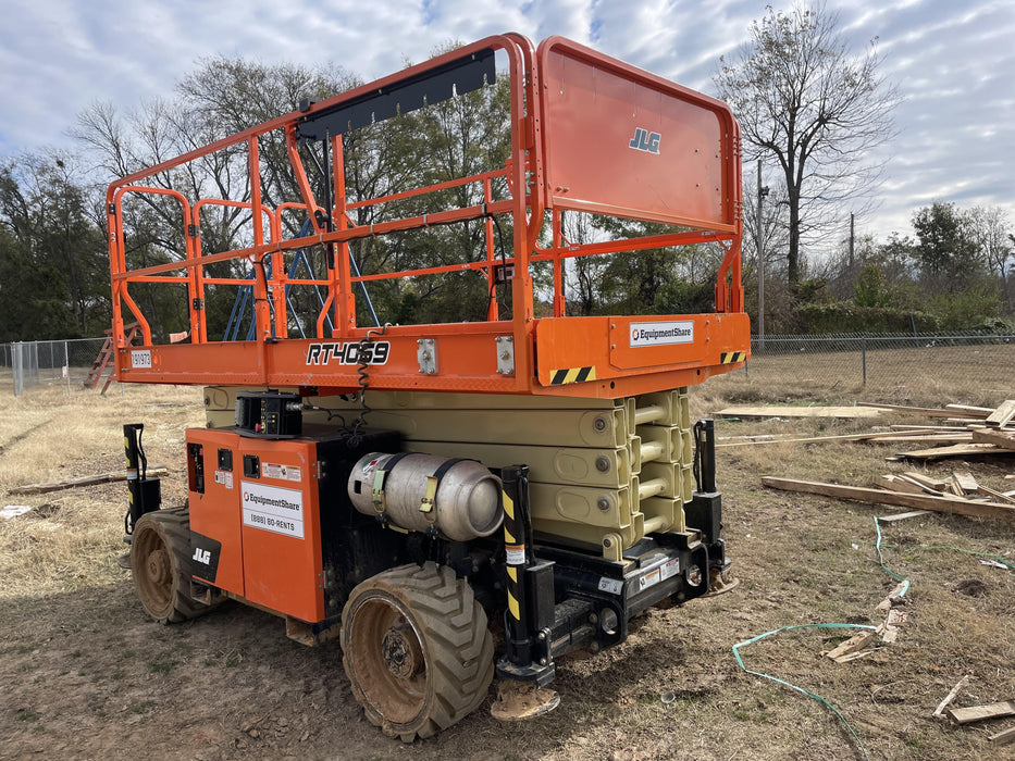 2021 JLG RT4069