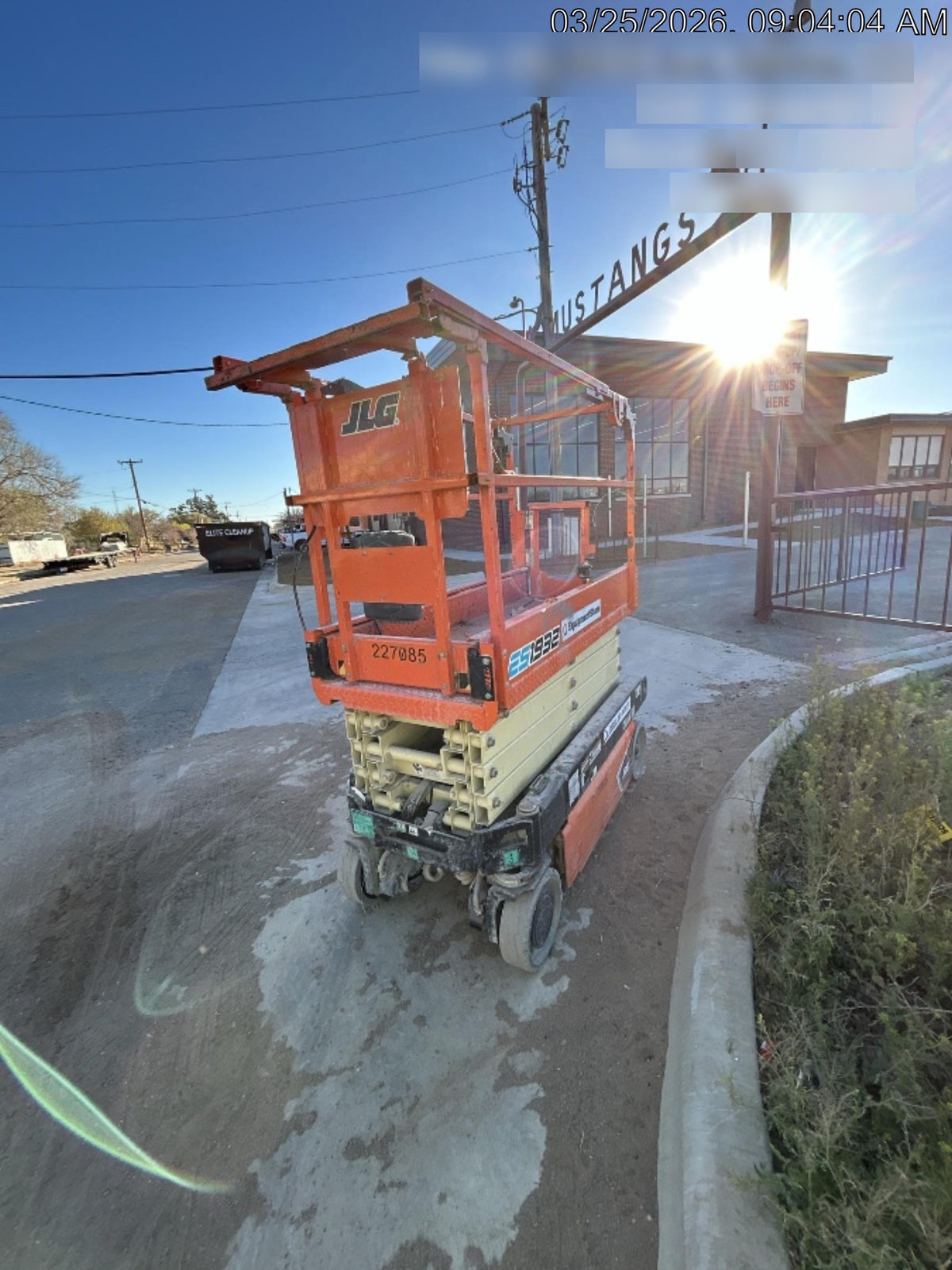 2022 JLG ES1932